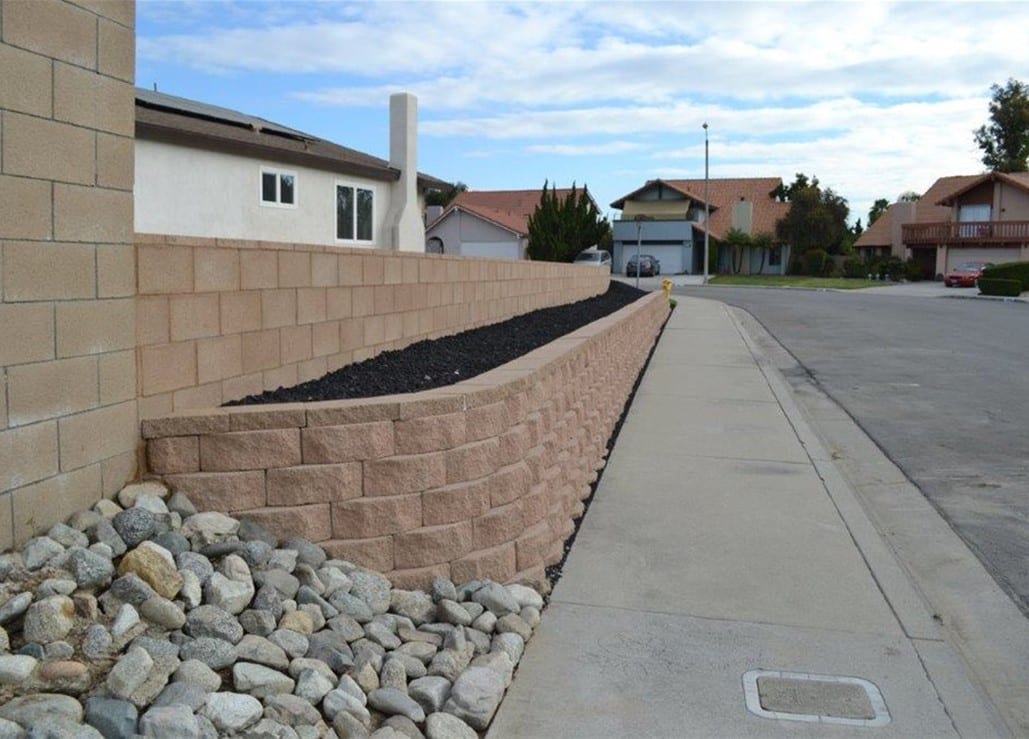 Stone Retaining Walls for your garden, walkway or flower bed, Anaheim